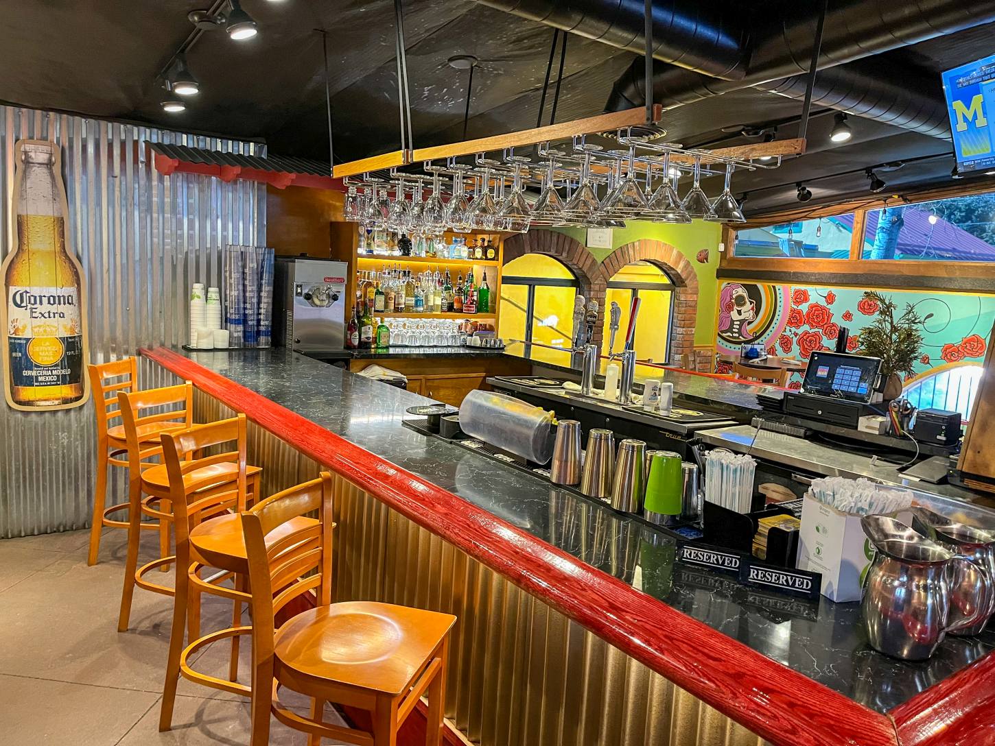 Die Bar im Salsa Brava